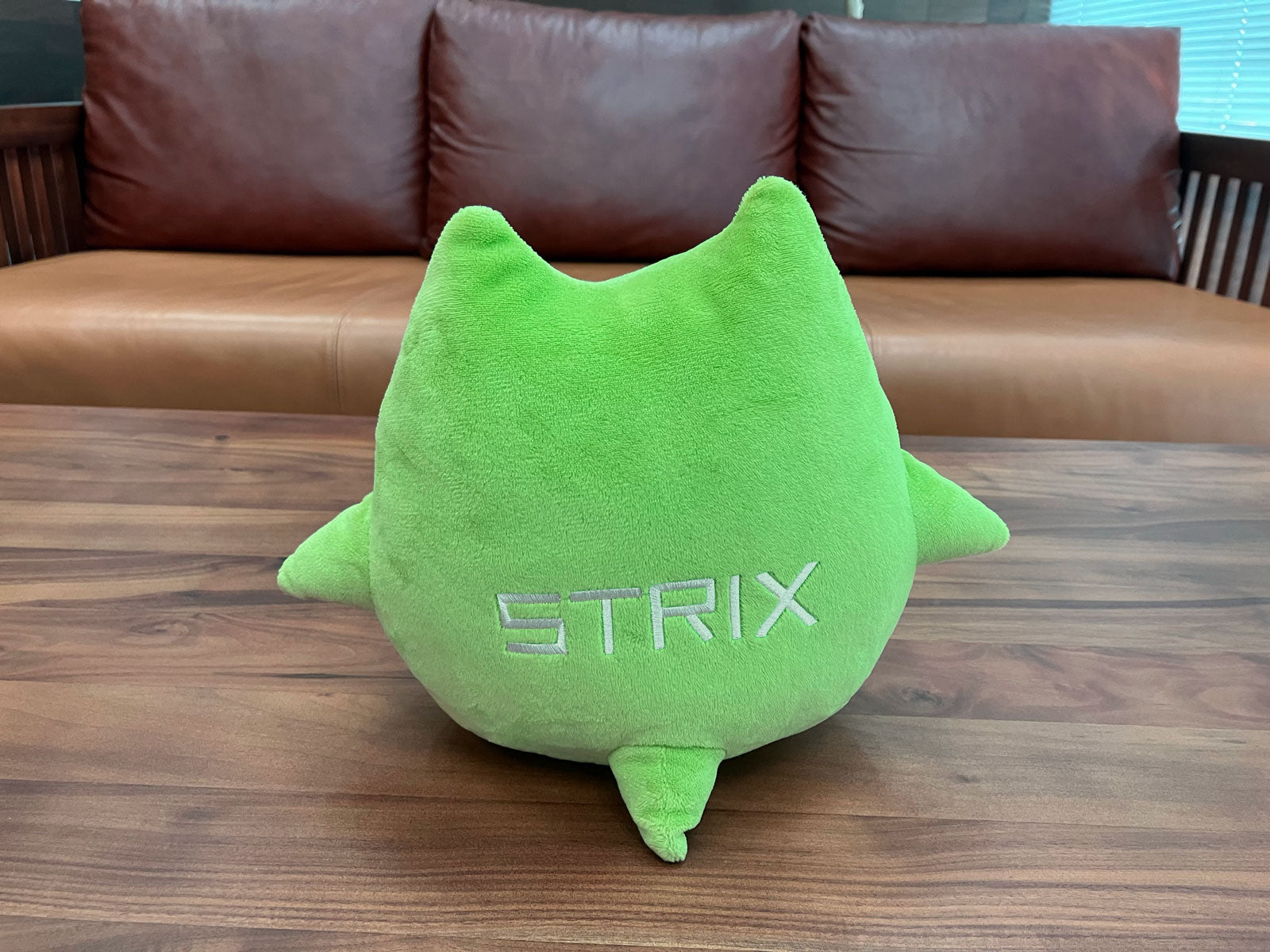 STRIX plush back profile